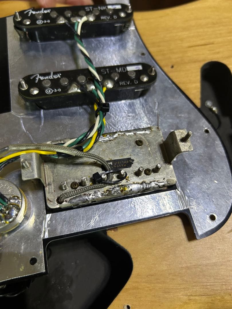 fernandes コンポーネント ストラト ギブソンPU搭載 ジョーペリー