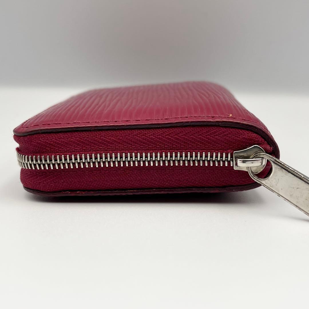 美品　ルイヴィトン　新型パース　小銭入れ　エピ　ラウンドファスナー　赤