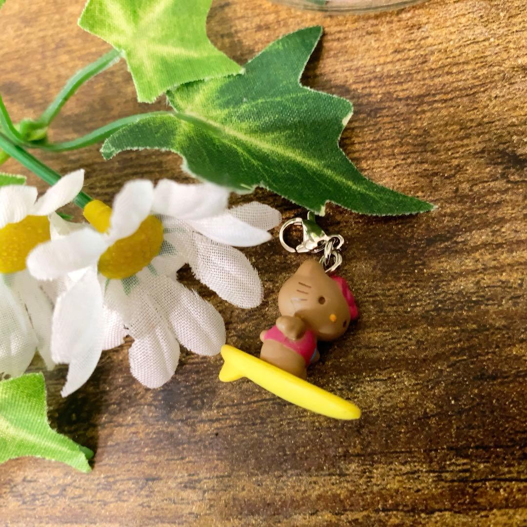 レア　ハローキティ 日焼け　ガングロ　サーフィン　ファスナーマスコット