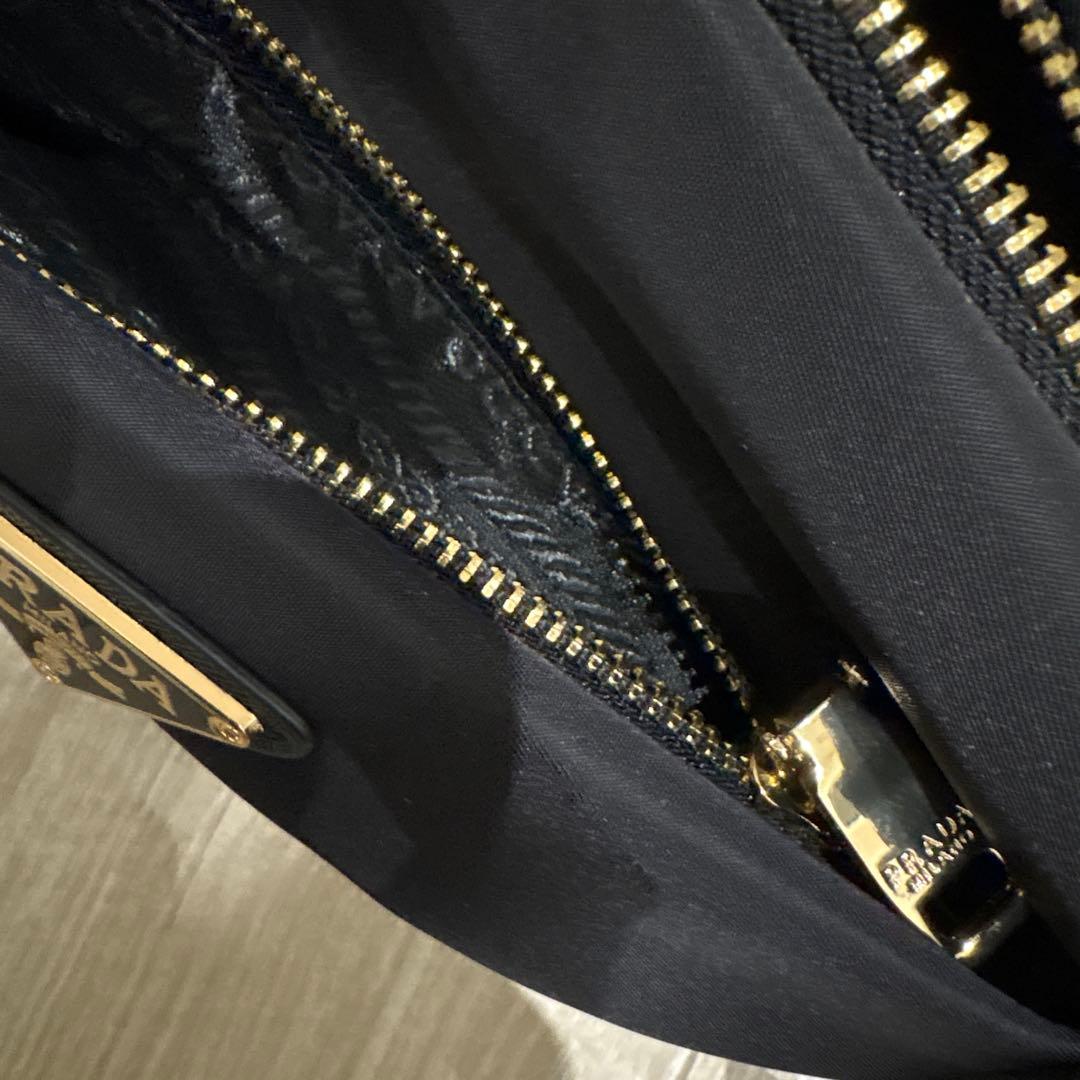 プラダ ノベルティ ショルダーバッグ