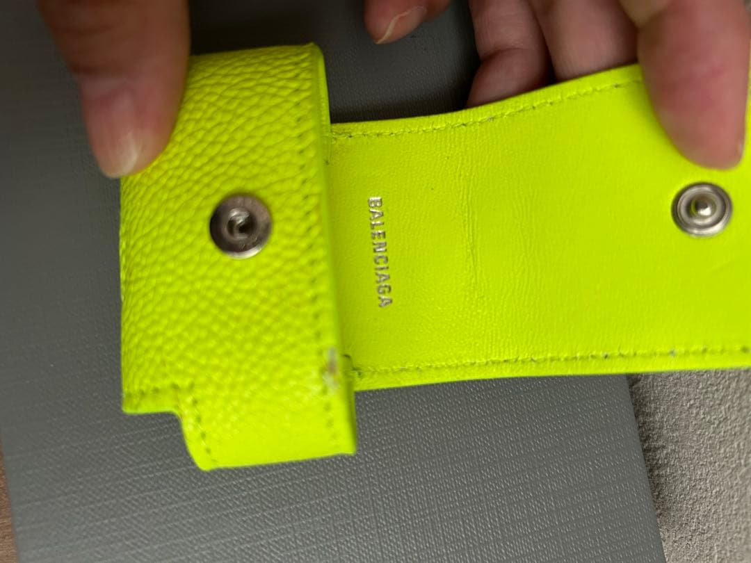 a*8様 【希少】訳ありBalenciaga AirPods proケース