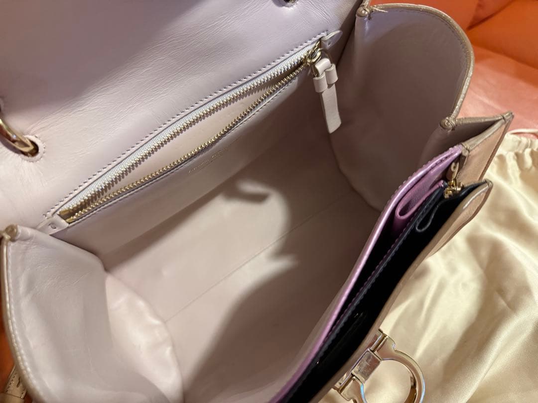Salvatore Ferragamo レザー　ハンドバック
