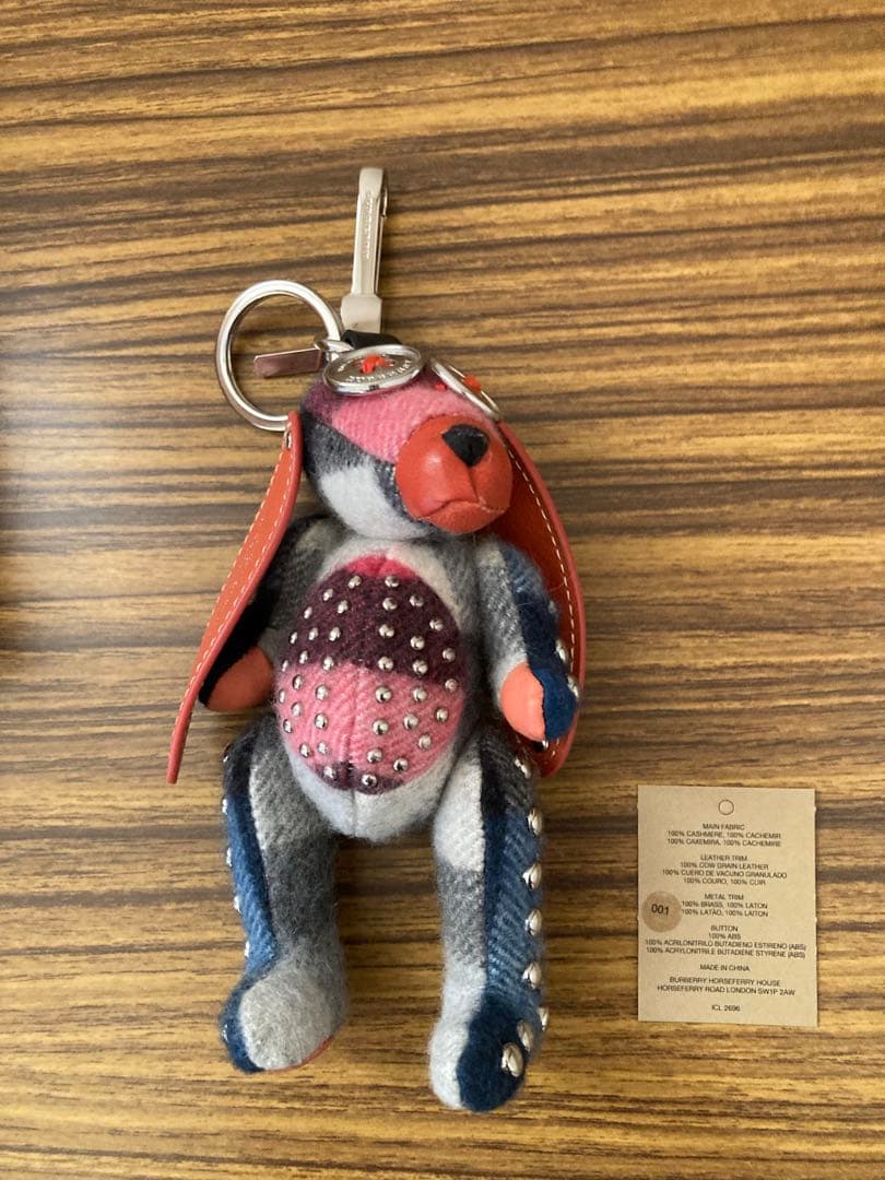 BURBERRY クマ　チャーム