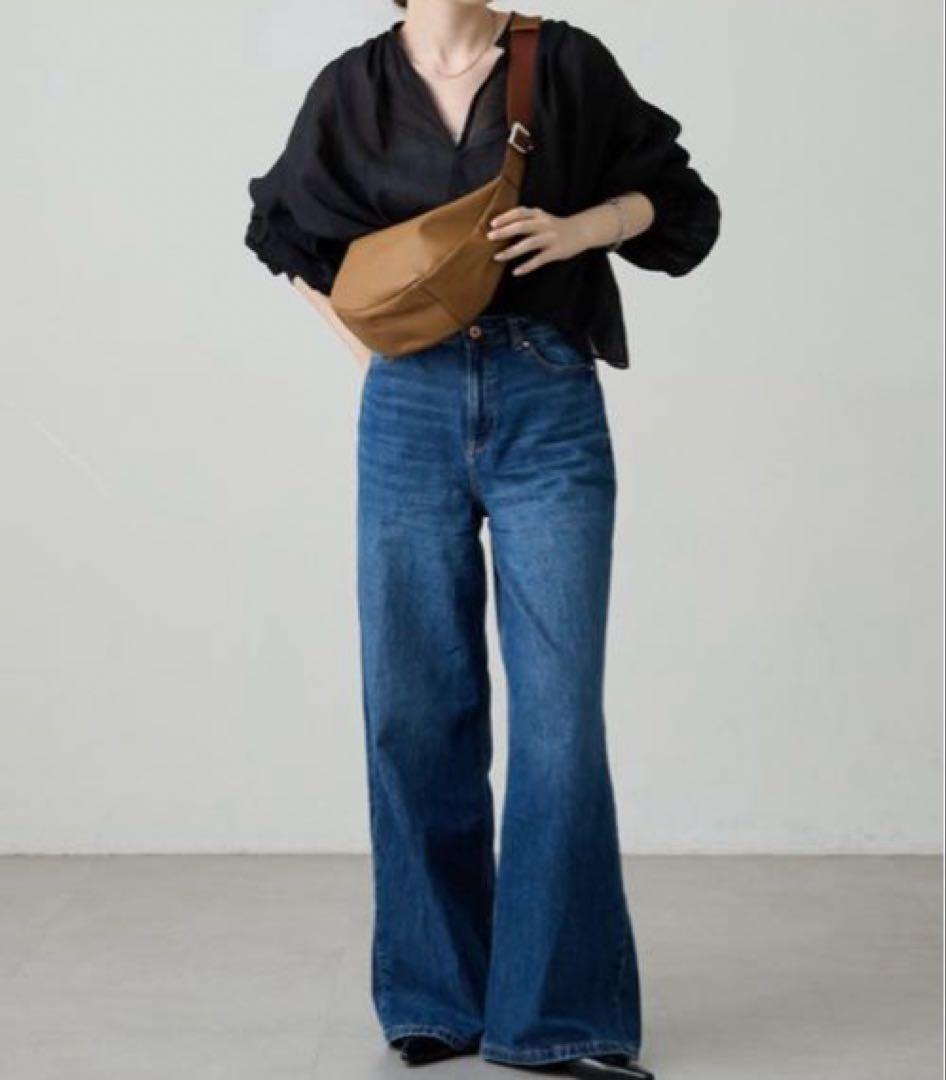 ほぼ未使用ラシット 今期ソフトレザーラウンドショルダーバッグ　金具シルバー