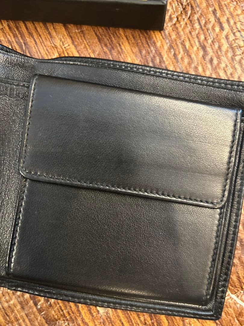 LOEWE ブラック 二つ折り財布　レザー　黒