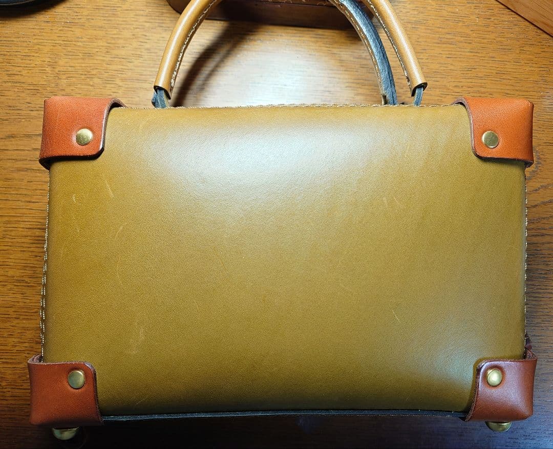 ヘルツ　限定ハッタトランク　グリーン✕チョコ