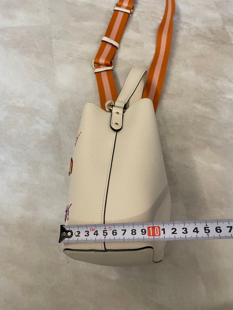 COACH 刺繍ショルダーバッグ