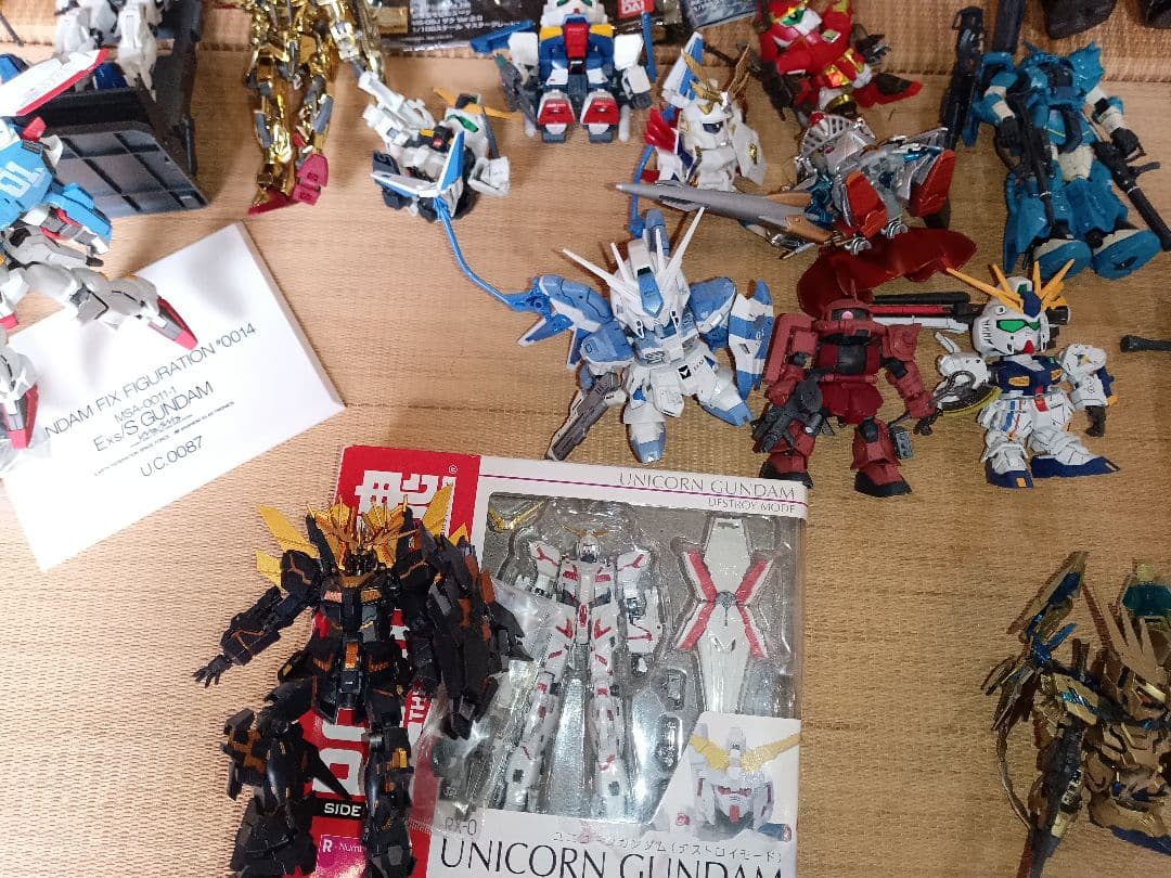 ガンダム組済みhgmgrgロボット魂