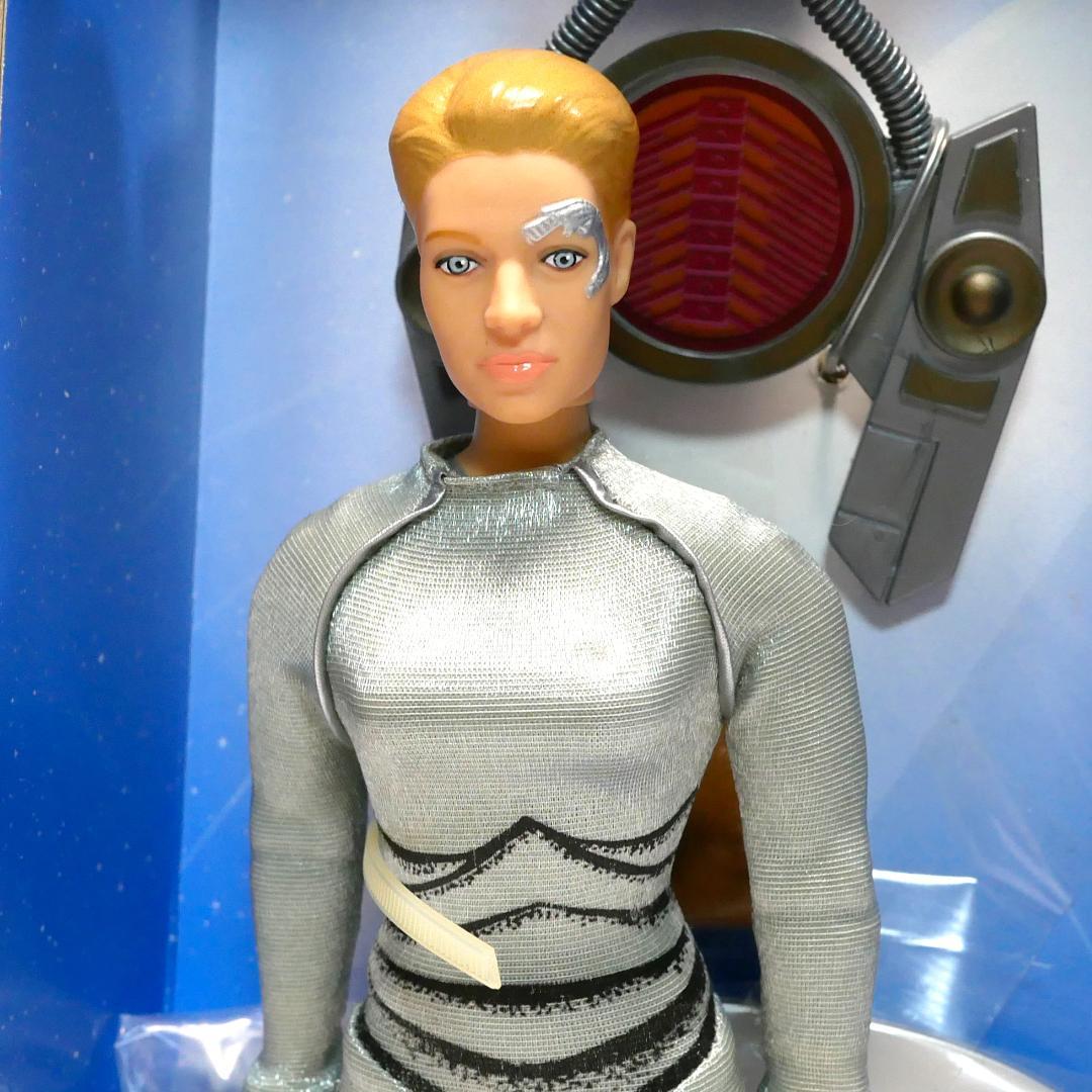 「スタートレック」９インチ アクションフィギュア　ジェインウェイ／セブン