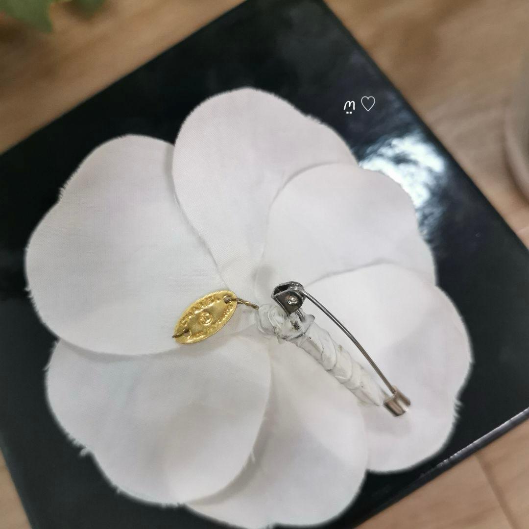 CHANELシャネル カメリアコサージュ ブローチ シルク ホワイト 卒業入学式