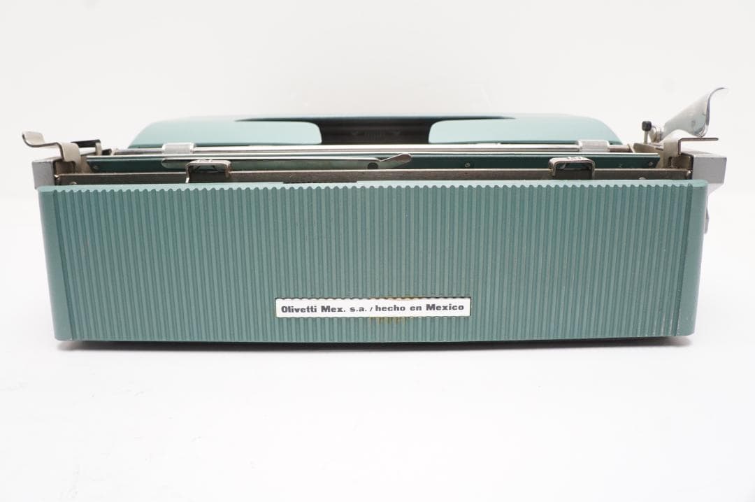 動作品　Olivetti Lettera 32 タイプライター　新品リボン付き