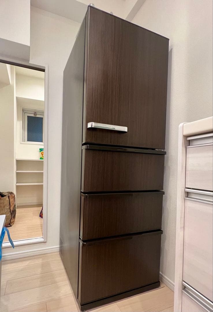 m*様 【12日まで値下げ】AQUA 大容量冷蔵庫 AQR-V43J (T) 4