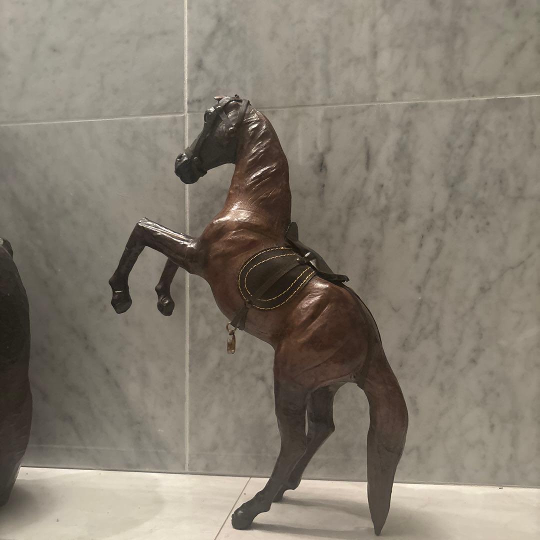 欧州ビンテージ ゴージャスな馬の革でできた躍動感のある馬の