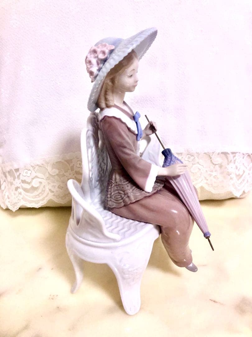 リヤドロ LLADRO【ベンチに座る女性】WATING IN THA PARK