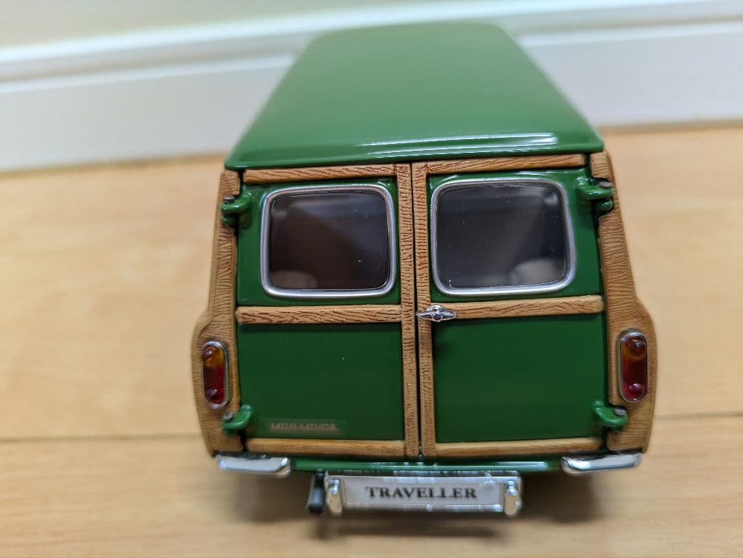 京商　モーリスミニトラベラー　1/18 グリーン