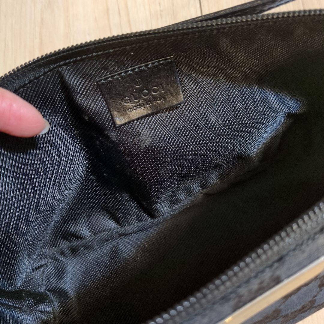 GUCCI ブラック GGパターン ポーチ