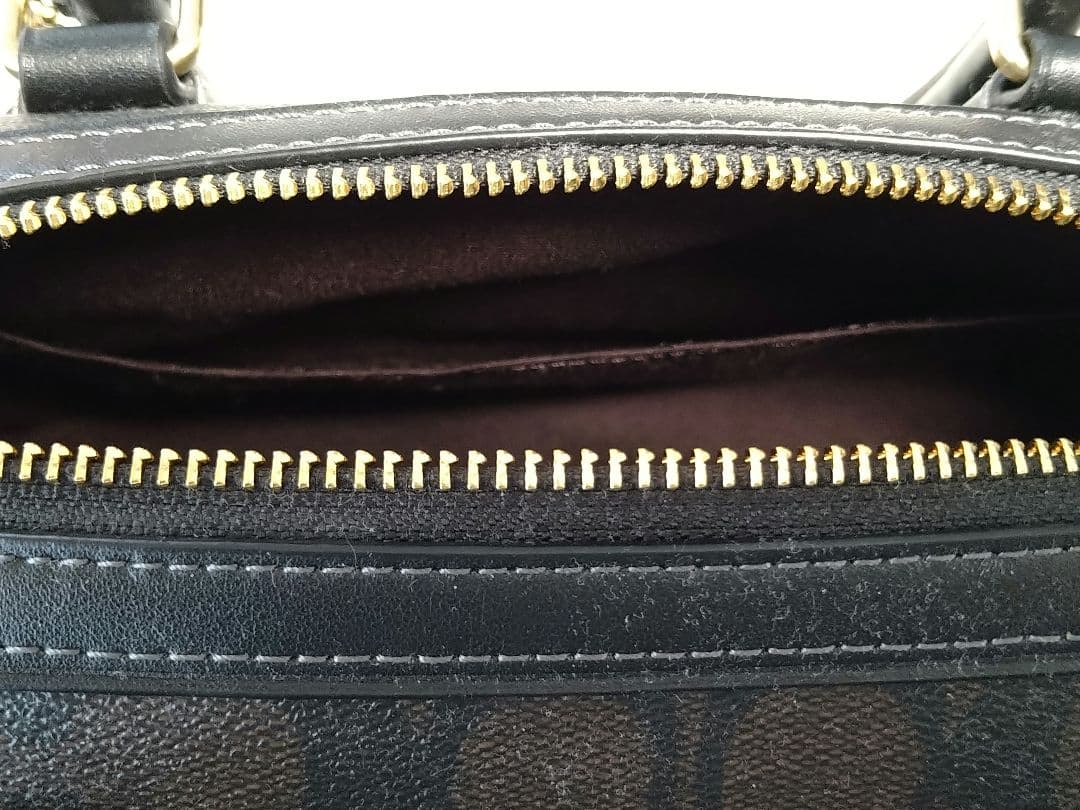 値下げしました！ 美品　COACH ショルダーバッグ ブラウン/ブラック