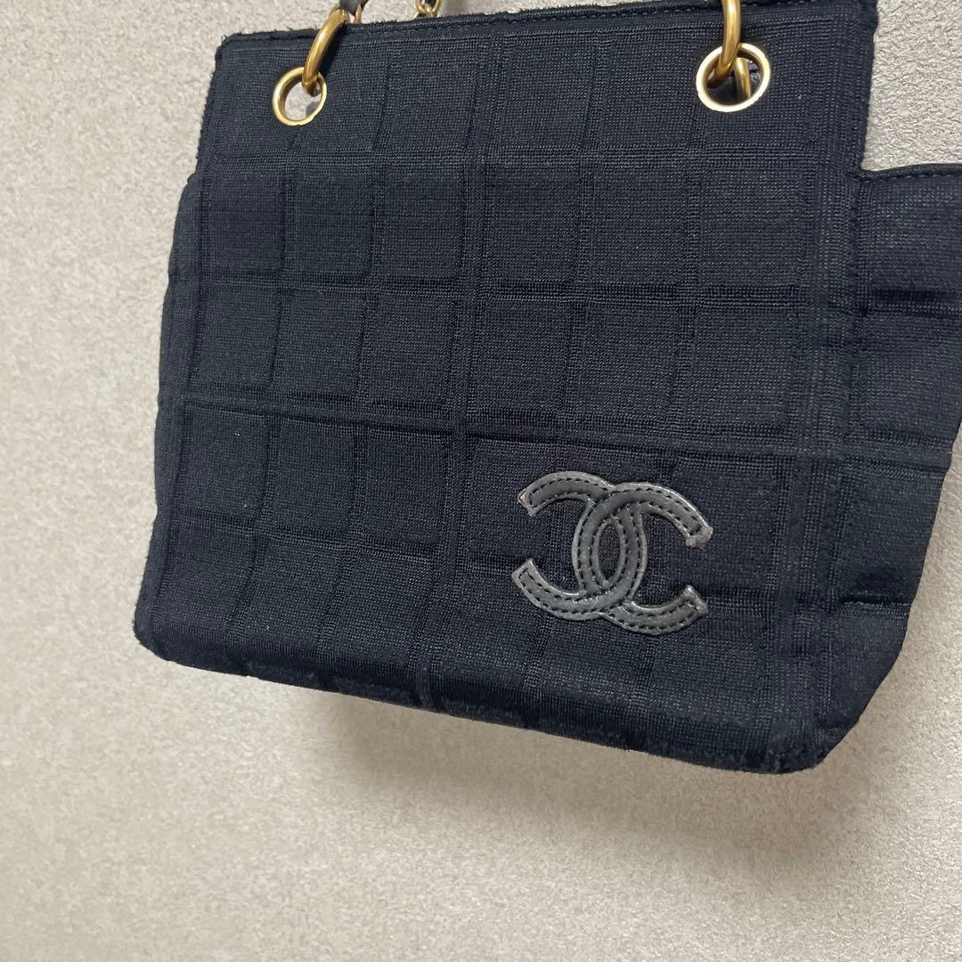 CHANEL ブラック ナイロン ショルダーバッグ　チョコバー
