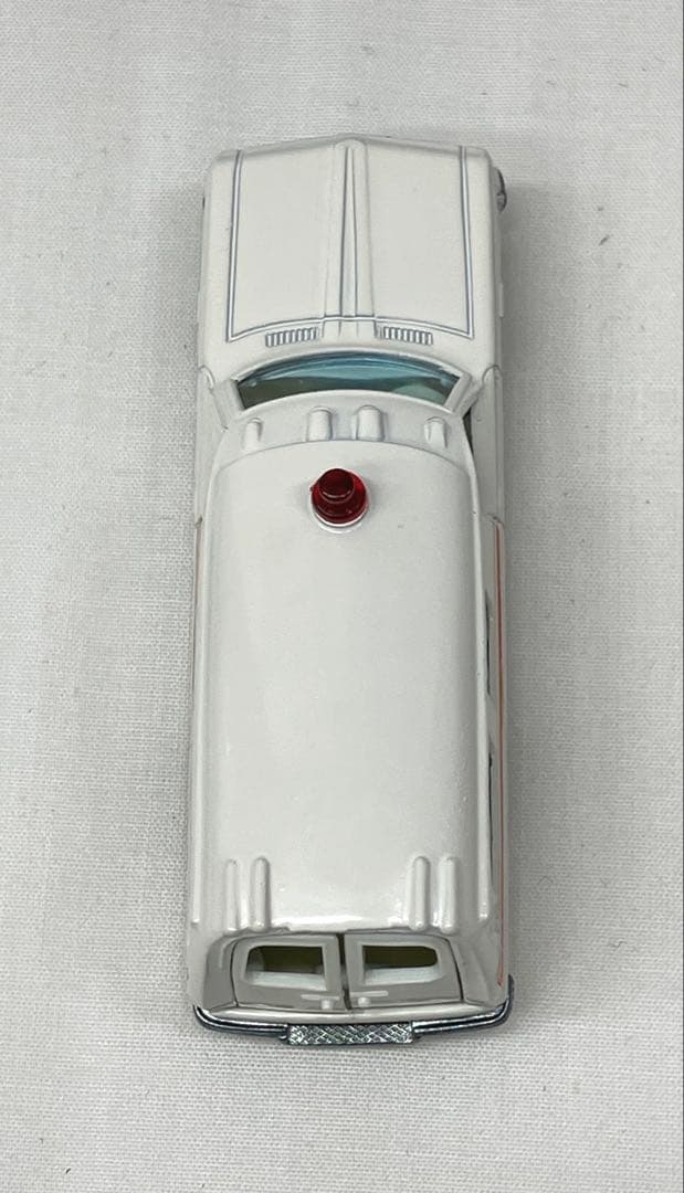 トミカ トヨタ 救急車 ホワイト No.40 黒箱