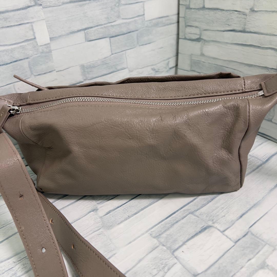 ear PAPILLONNERイアパピヨネ ボックスショルダーバッグ モカ　山羊