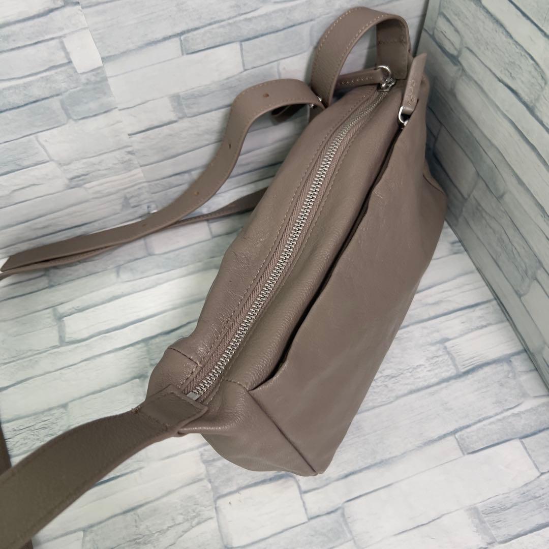 ear PAPILLONNERイアパピヨネ ボックスショルダーバッグ モカ　山羊