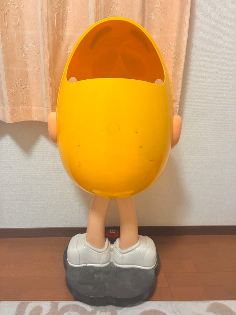 M&M's イエローチョコレートキャラクター スタンド
