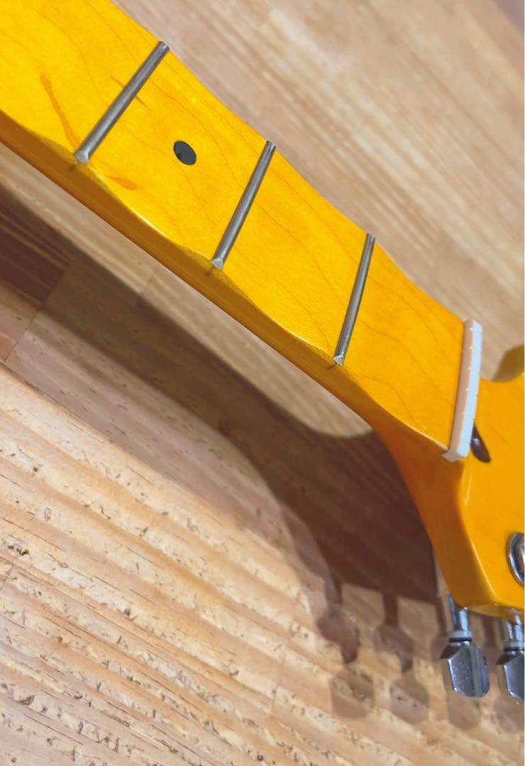 値下げ】リバースヘッド スキャロップネック ストラトシェイプ