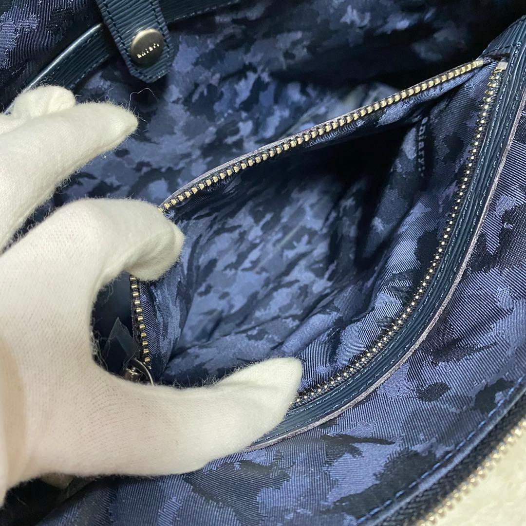 新品タグ付✨アニアリ　トートバッグブリーフケース紺レザー自立式ドーム型A4収納⭕️