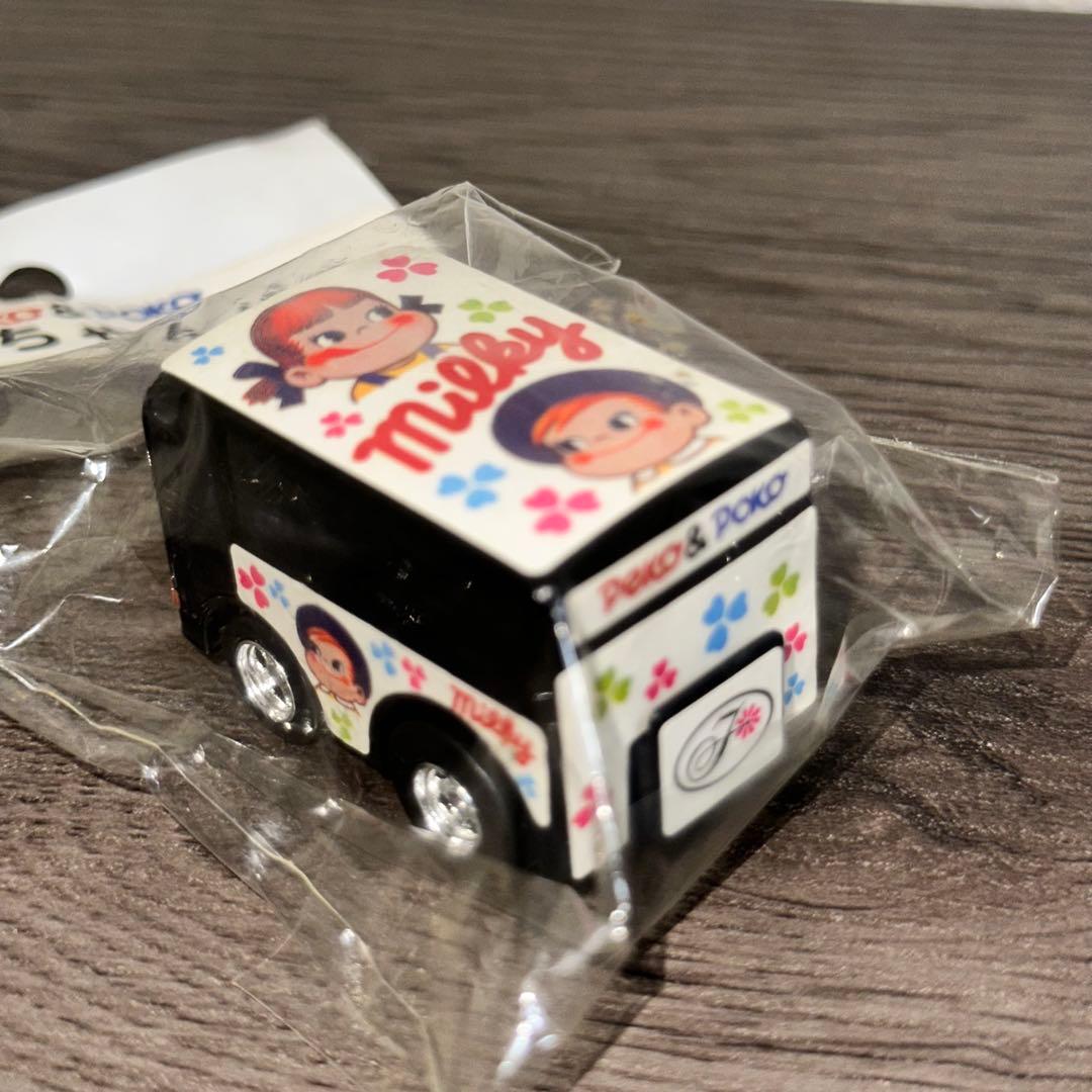 [G6181]チョロQ ペコちゃんバス　ミルキー　不二家　4台