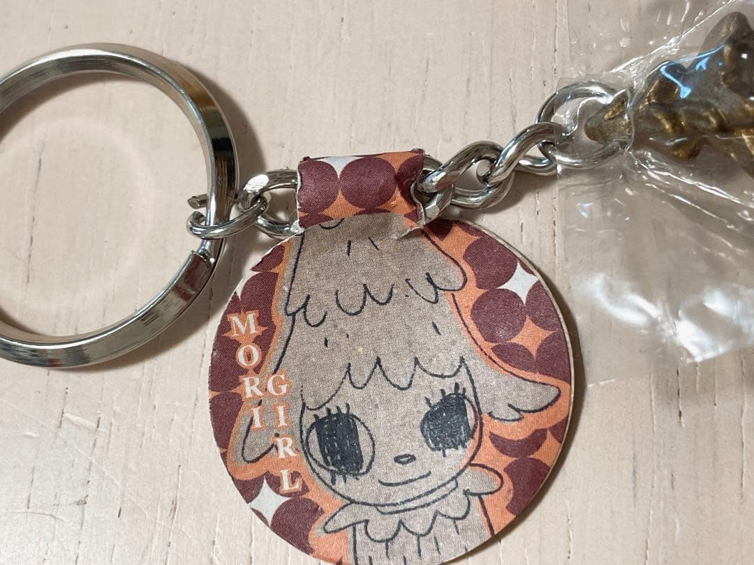 奈良美智 森ガール キーホルダー 横浜美術館 ゴールド 金