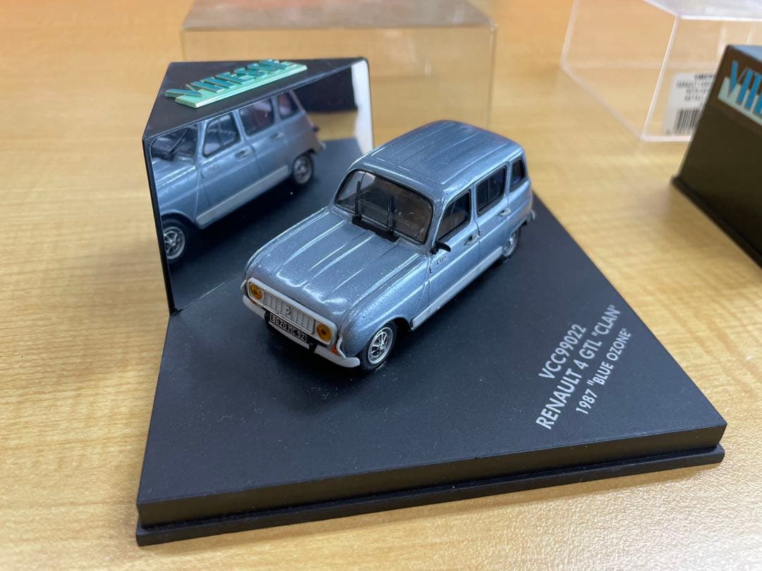 VITESSE RENAULT R4(ルノーキャトル) 2台まとめて出品します