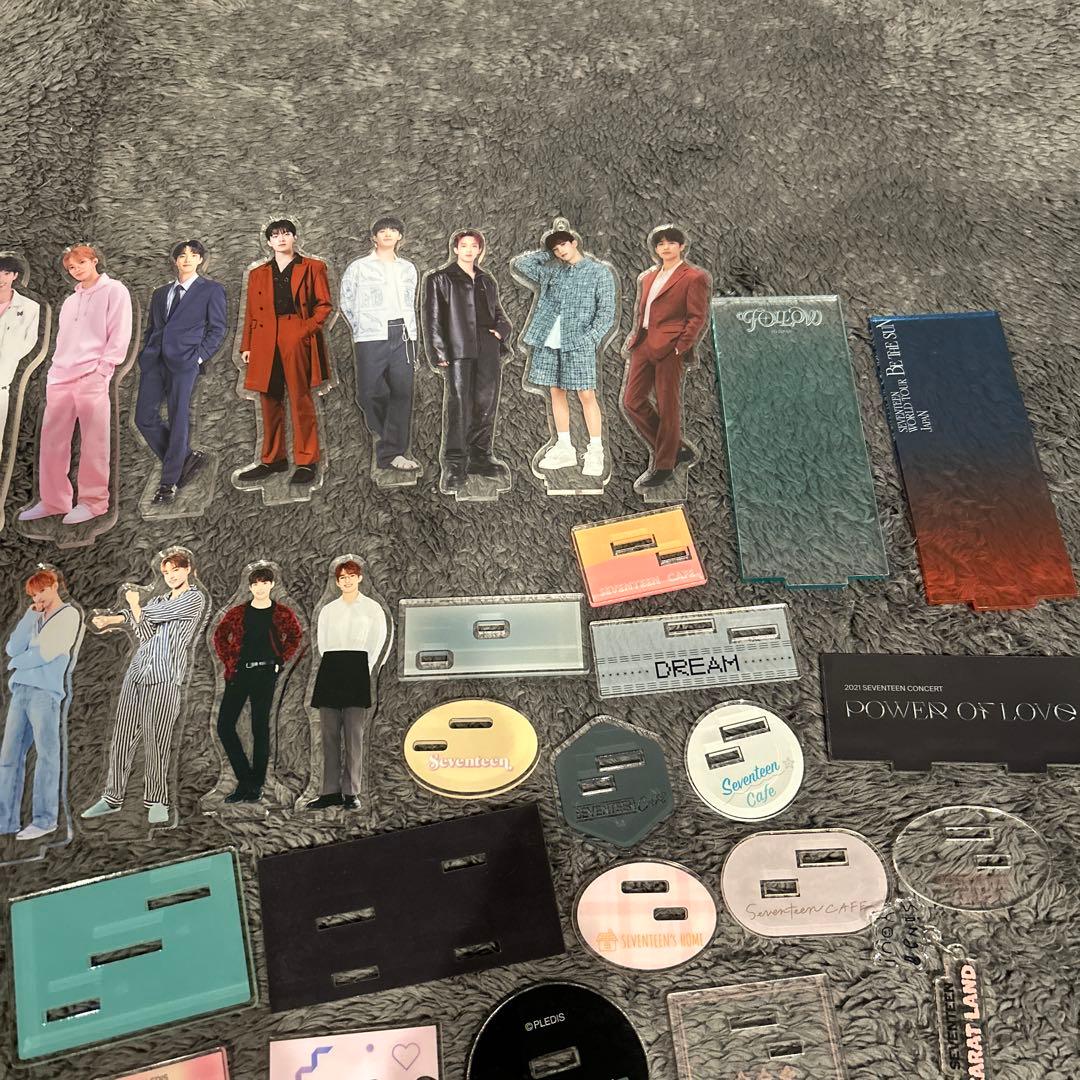 SEVENTEEN ドギョム アクスタ セット - メルカリ