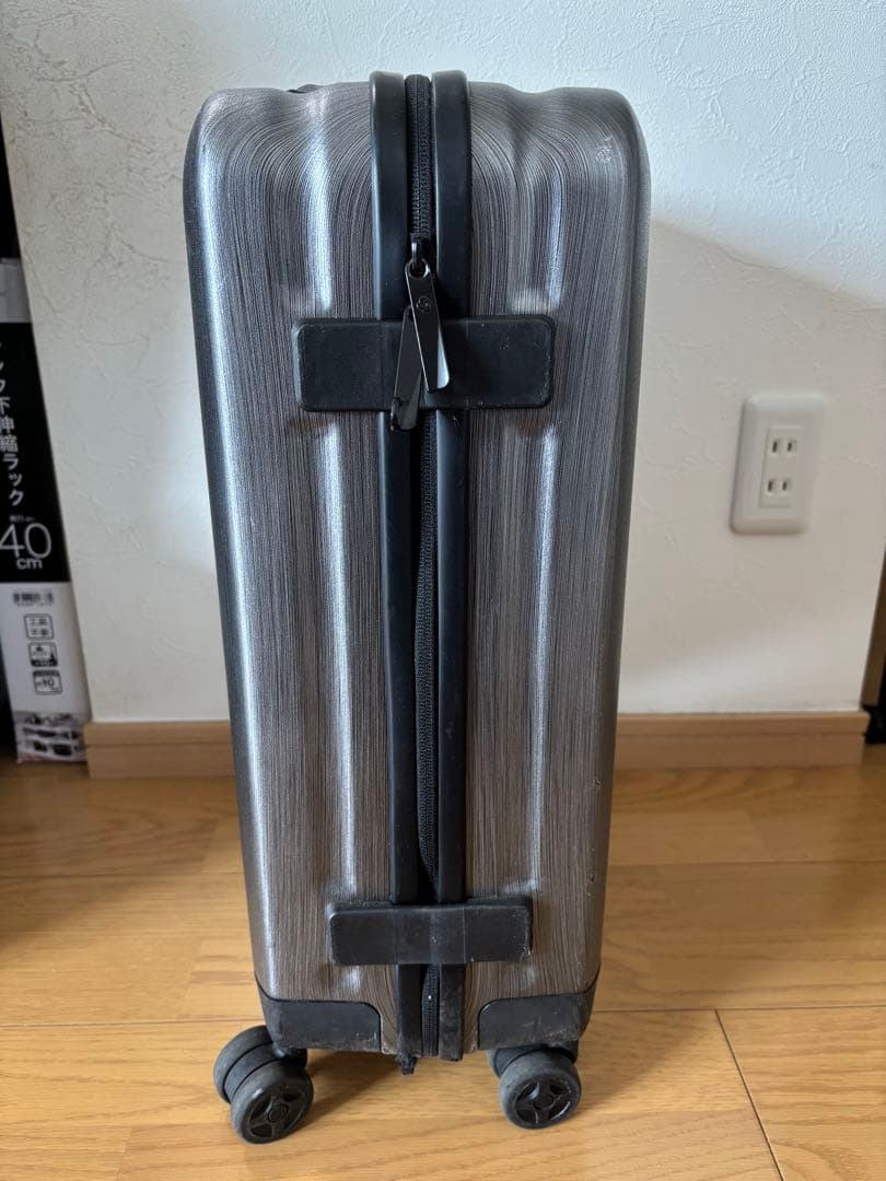 サムソナイト INOVA スーツケース ブラック 軽量 機内持ち込みサイズ
