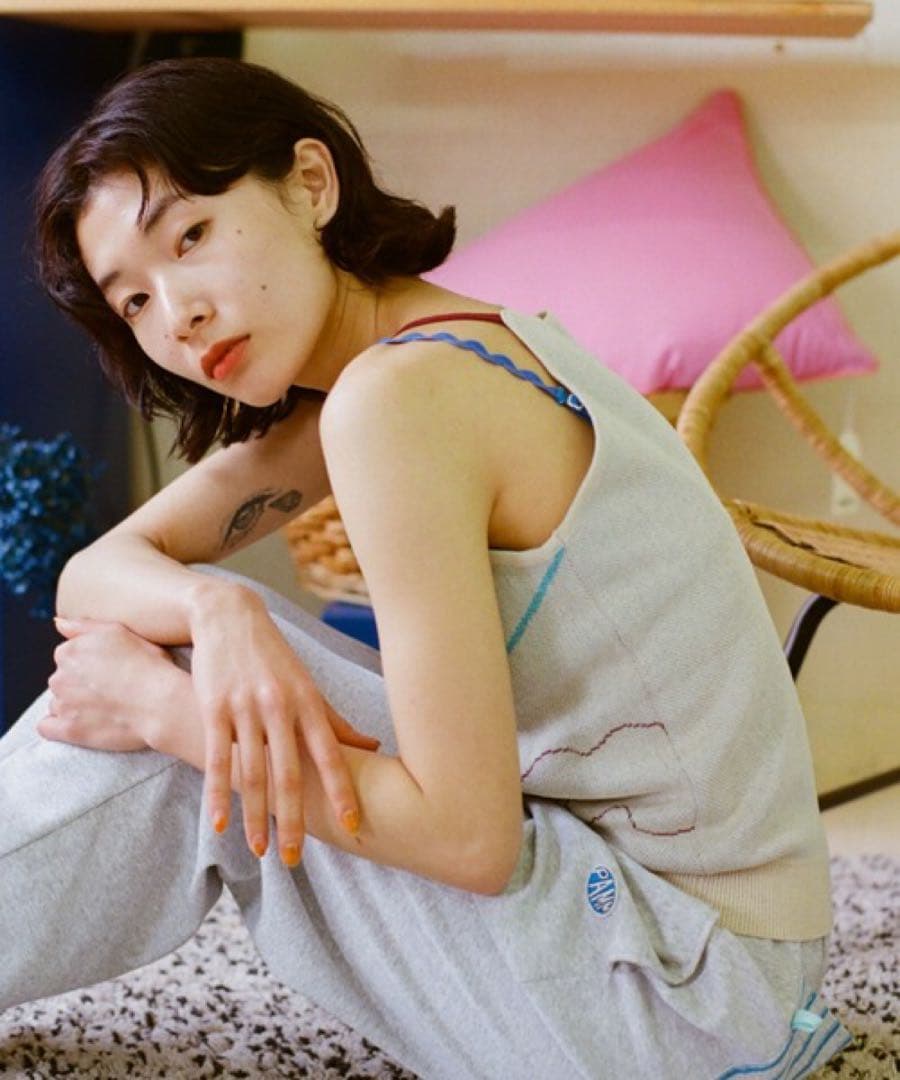 PAMM 寛大なインテリアのニットタンク