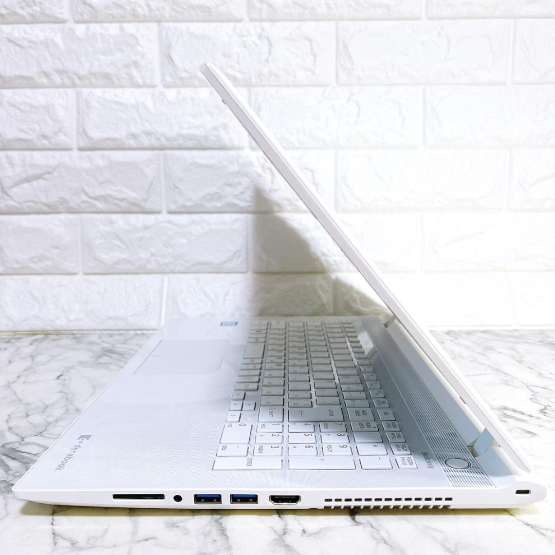 Windows11✨新品SSD✨すぐ使えるノートパソコン白✨カメラ薄型✨初心者