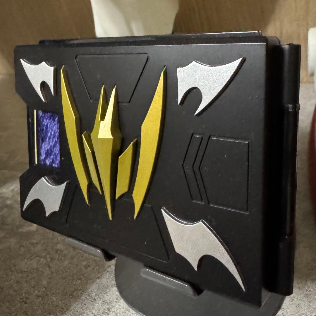 プロップ仕様●仮面ライダーナイト●VバックルCSM海外製カードデッキ劇中サバイブ