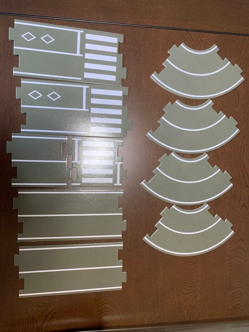 トミカタウンつながる道路　信号機付き‼️