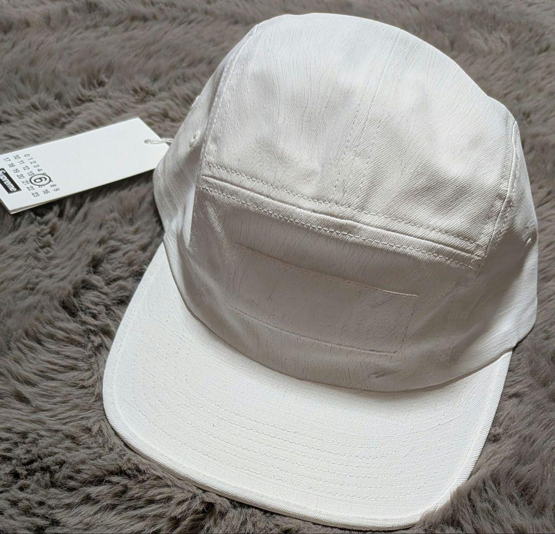 新品未使用タグ付】Supreme × MM6 ホワイト キャップ - メルカリ
