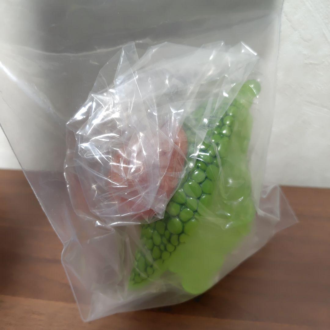 ベービーカタツムリ男　ソフビ