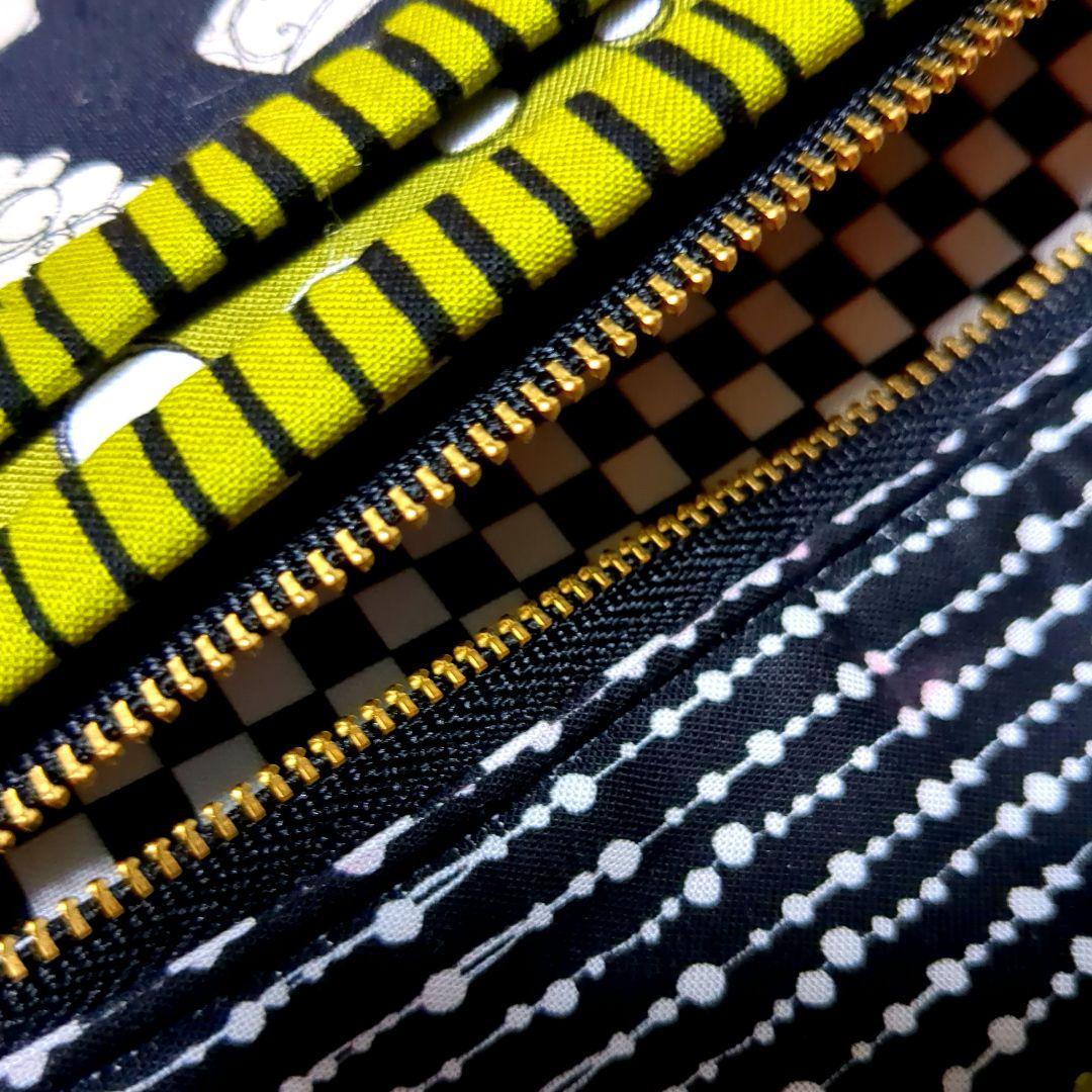 ロラライハリス　ハンドメイド　マルチケース