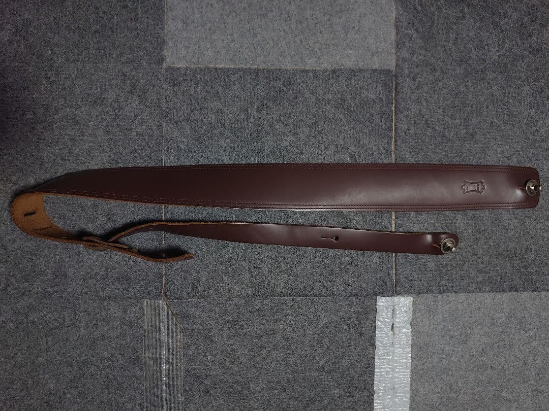 むにえるるな。レリックギター。ストラトキャスター。 エレキギター ブラック