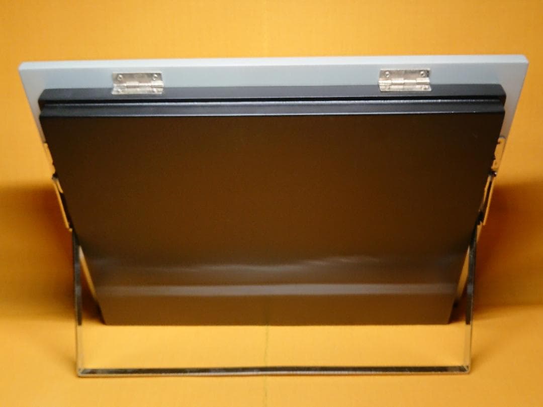 【美品】Hello Kitty　ハローキティ　チャーム　アクセサリー　工芸品