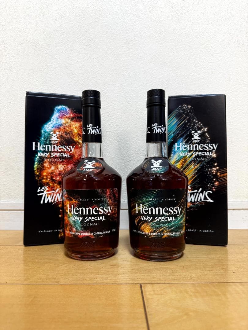 【超レア】ヘネシー　Hennessy V.S Limited Edition Hennessy V.s Limited Edition Bottle and Glorifier by Kennedy Yanko