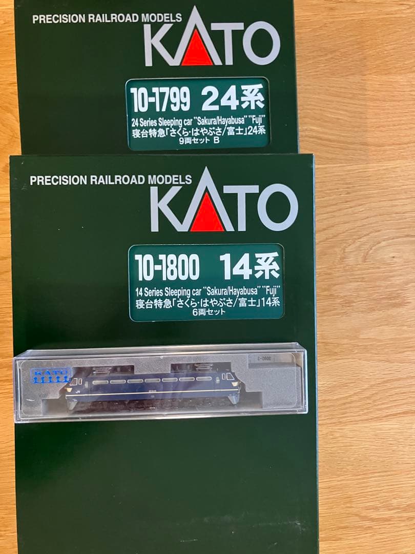 KATO 24系/14系寝台特急「さくら・はやぶさ/富士」+牽引車（EF66）