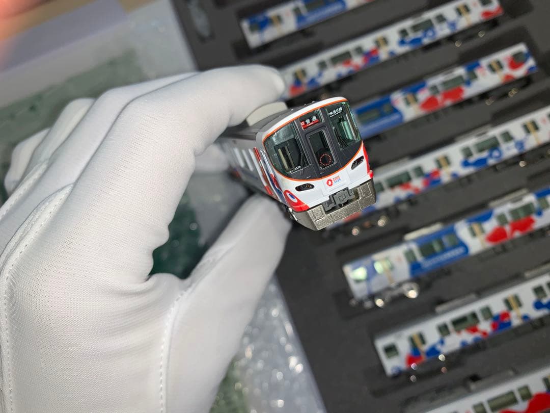 【白手袋使用！】KATO 10-1990 323系〈大阪・関西万博ラッピング〉