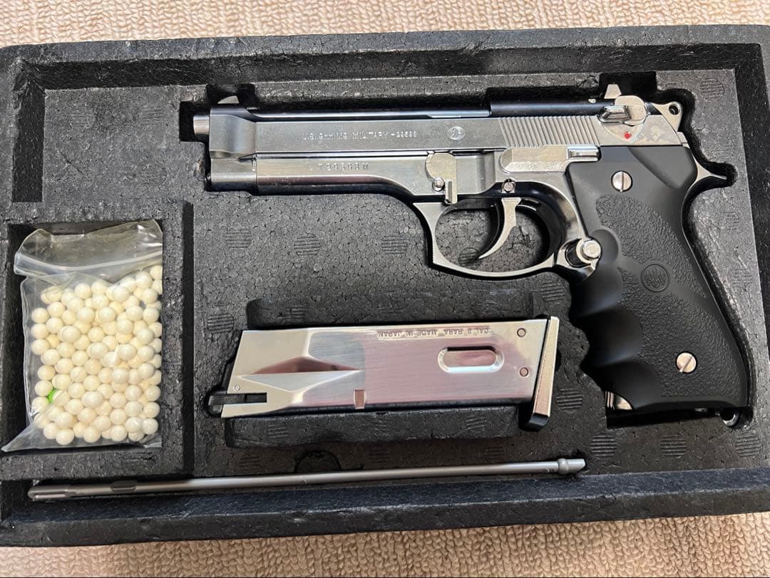 M92F クロームステンレス ガスガン 18歳以上