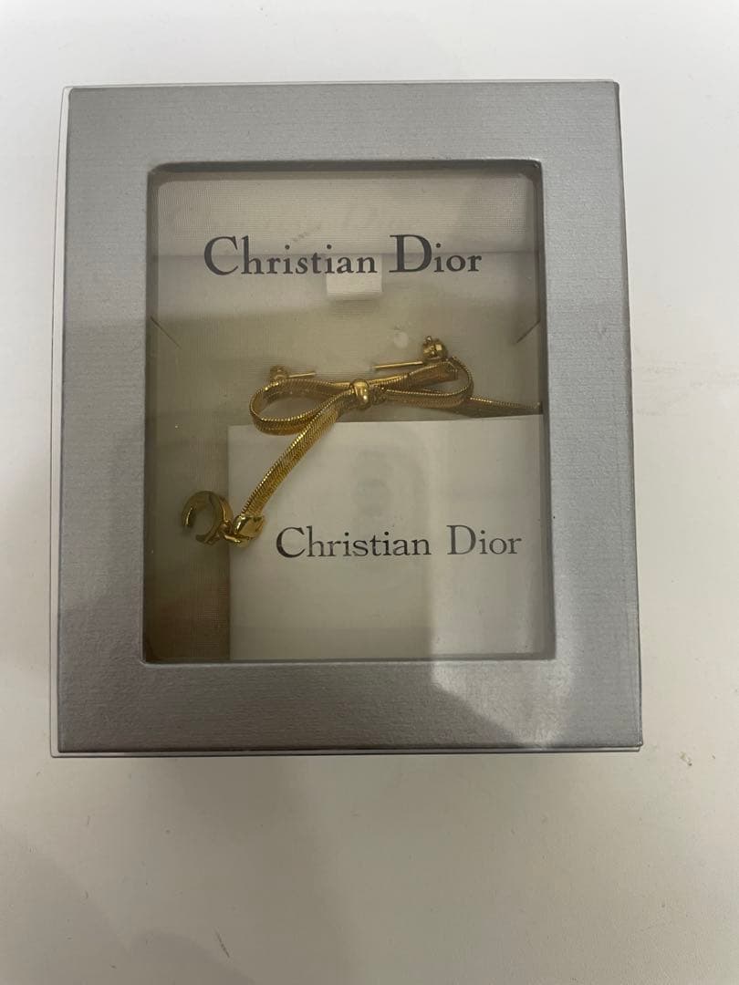 現状品】Christian Dior ゴールドリボンブローチ ヴィンテージ - メルカリ