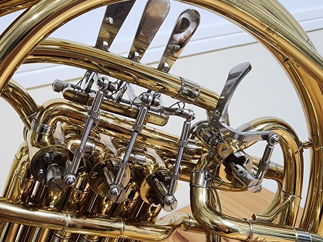 フレンチホルン　マウスピース付