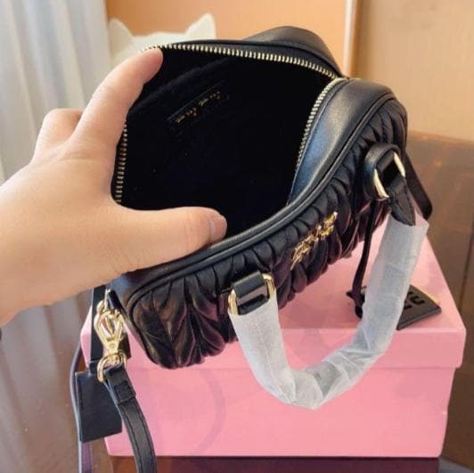 MIUMIU ショルダーバッグ