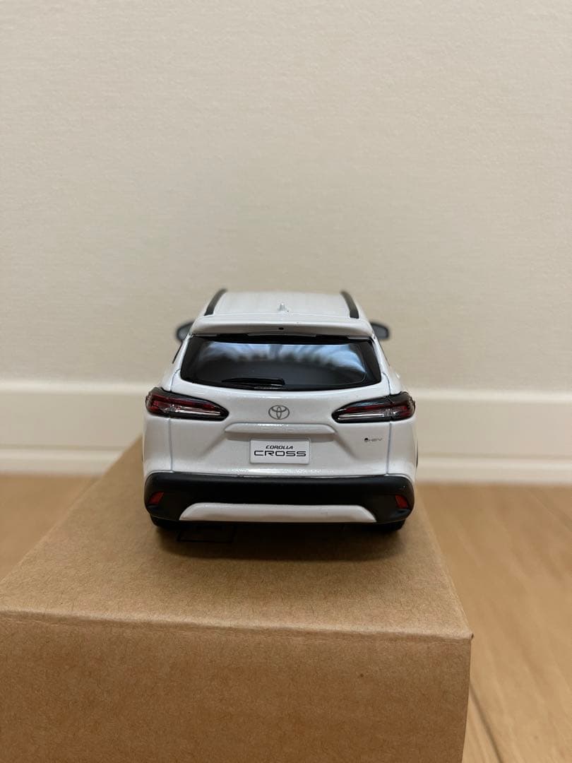 【値下げ⭕️】1/30 新型カローラクロス 色見本 プラチナホワイトパールマイカ